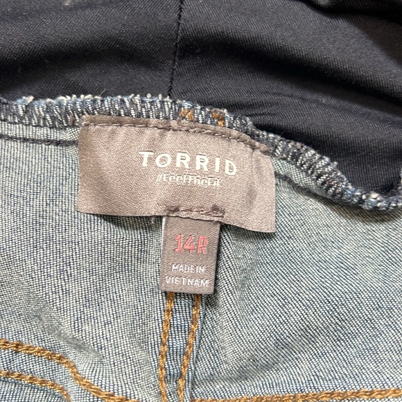 Torrid Maternity Jeans - Picture 3 of 3